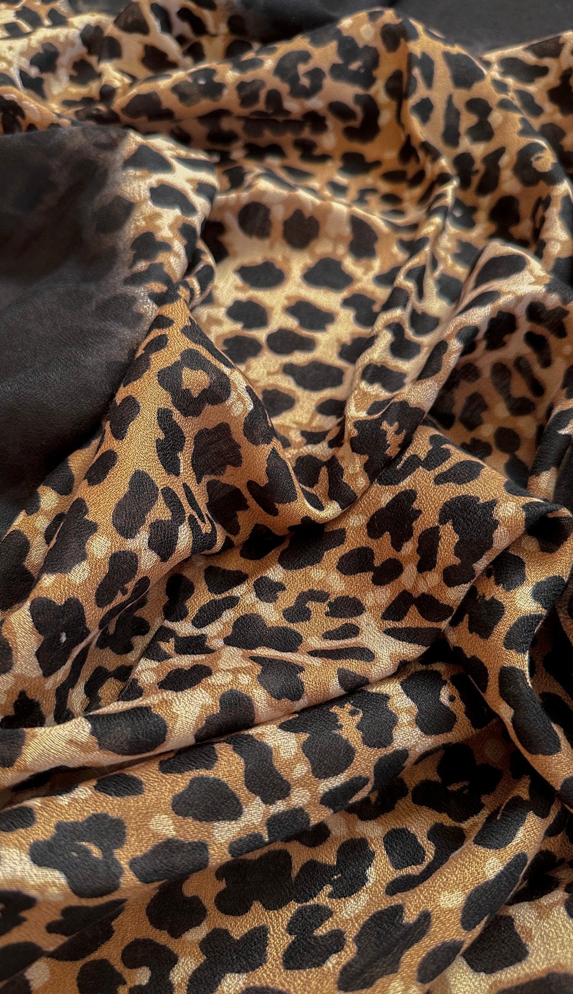 ANIMAL PRINT OMBRE SCARF